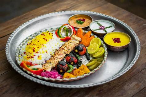  Flavors of Persia: A Culinary Journey through Iran's Rich History and Tradition!